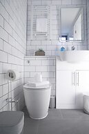 On the Water 5 With Free Parking By My Getaways