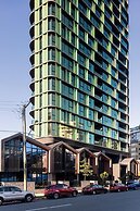 Kangaroo Point Apartments by Urban Rest