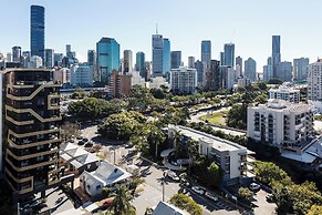 Kangaroo Point Apartments by Urban Rest