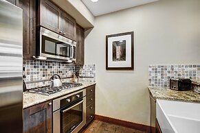 Luxury 1 Bedroom Condo with Slopeside View 1 Condo
