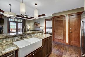 Luxury 1 Bedroom Condo with Slopeside View 1 Condo