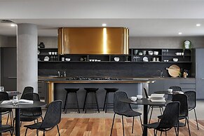 Caulfield Apartments by Urban Rest
