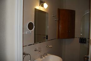 Cosmo Mendoza Suites