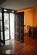 Cosmo Mendoza Suites