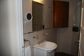 Cosmo Mendoza Suites