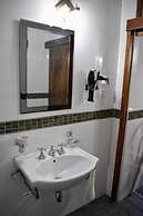 Cosmo Mendoza Suites