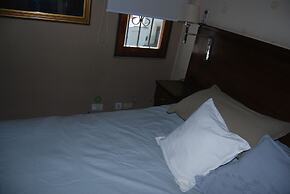 Cosmo Mendoza Suites