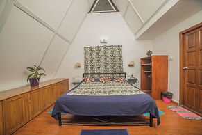 Chalet In Tea Gardens