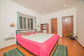 Chalet In Tea Gardens