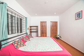 Chalet In Tea Gardens