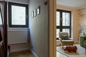 Spacious 2BR House by Madame Tussauds