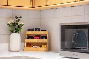 Spacious 2BR House by Madame Tussauds