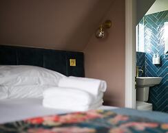 Fair Rigg by Cradel Haus