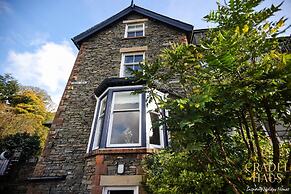 Fair Rigg by Cradel Haus