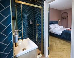 Fair Rigg by Cradel Haus