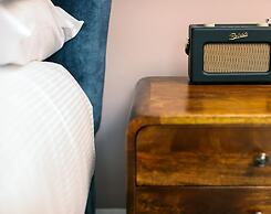 Fair Rigg by Cradel Haus