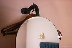 Fair Rigg by Cradel Haus