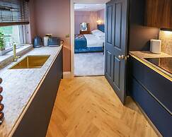 Fair Rigg by Cradel Haus