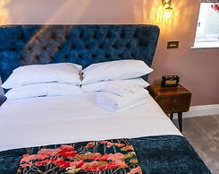 Fair Rigg by Cradel Haus