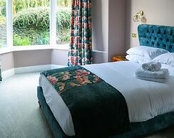 Fair Rigg by Cradel Haus