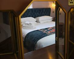 Fair Rigg by Cradel Haus