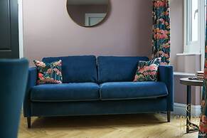 Fair Rigg by Cradel Haus