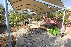 Kipseli s Stone House by Frangki