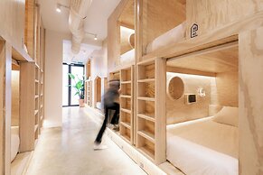 Colo Colo. The Smart Hostel Valencia