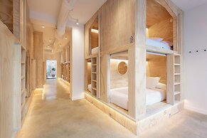 Colo Colo. The Smart Hostel Valencia