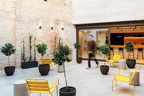 Colo Colo. The Smart Hostel Valencia