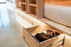 Colo Colo. The Smart Hostel Valencia