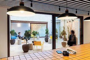 Colo Colo. The Smart Hostel Valencia