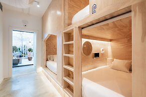 Colo Colo. The Smart Hostel Valencia