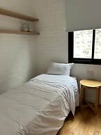 Duplex en el Cerro de Las Rosas by Lugar