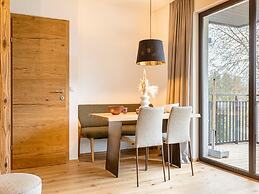 Chic Holiday Flat With Infinity Pool