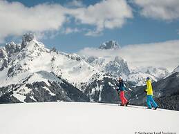 Chic Holiday Flat With Infinity Pool