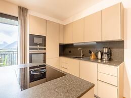 Chic Holiday Flat With Infinity Pool