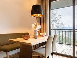 Chic Holiday Flat With Infinity Pool