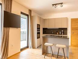 Chic Holiday Flat With Infinity Pool