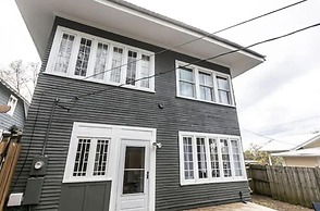 Trendy Lakeview Craftsman