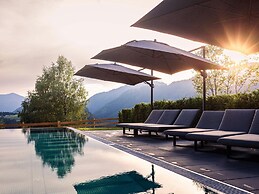 Penthouse With Shared Pool