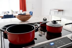 The Oak King Bed Huge Backyard