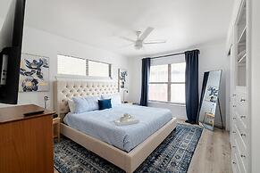 The Oak King Bed Huge Backyard