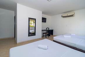 Hotel Axis Inn By GEH Suites