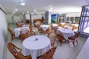 Hotel Axis Inn By GEH Suites