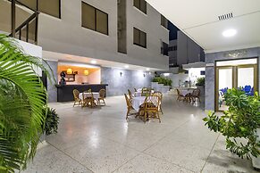 Hotel Axis Inn By GEH Suites