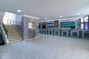 Hotel Axis Inn By GEH Suites