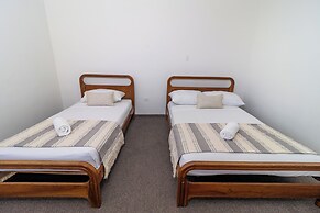 Hotel Axis Inn By GEH Suites