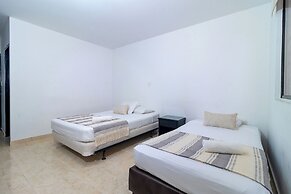 Hotel Axis Inn By GEH Suites