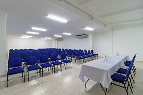 Hotel Axis Inn By GEH Suites